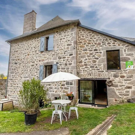 Chambon-sur-lac, 2 Pieces, 3 Personnes - Fr-1-630-215 Feriehus